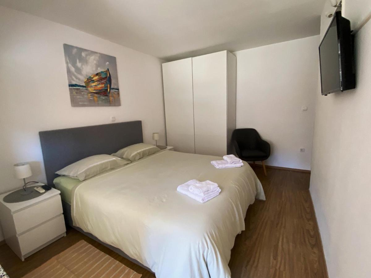 Apartments Zala Matusan Supetarska Draga Extérieur photo