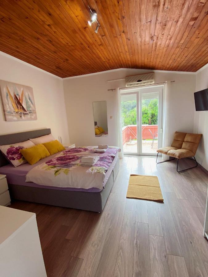 Apartments Zala Matusan Supetarska Draga Extérieur photo