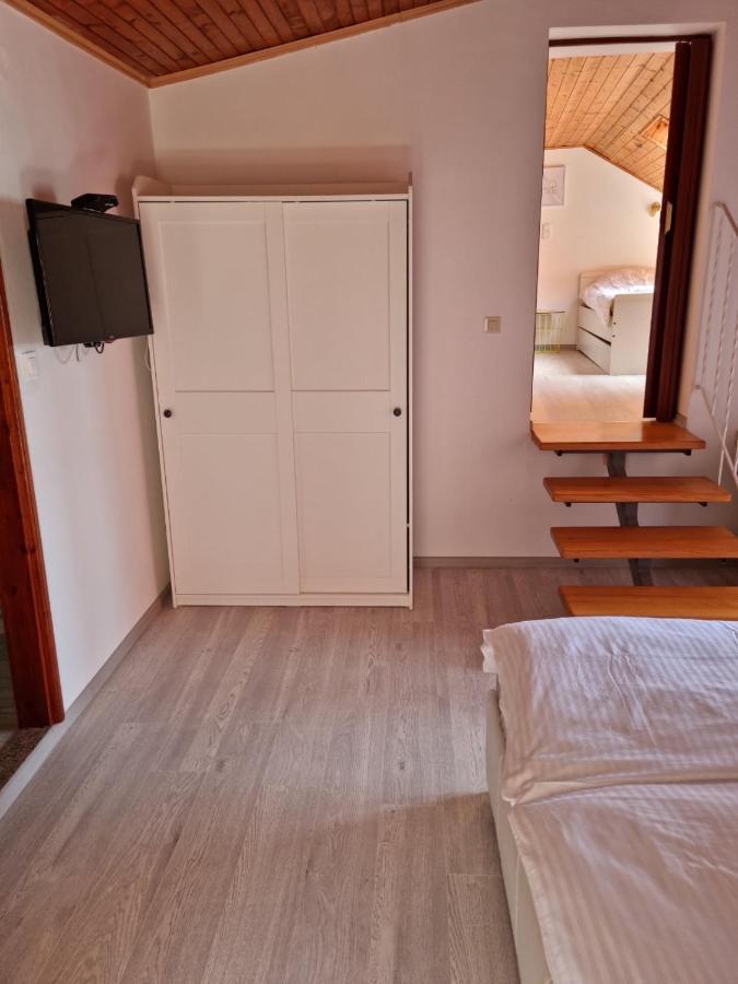 Apartments Zala Matusan Supetarska Draga Extérieur photo