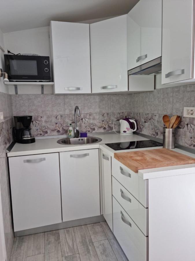 Apartments Zala Matusan Supetarska Draga Extérieur photo