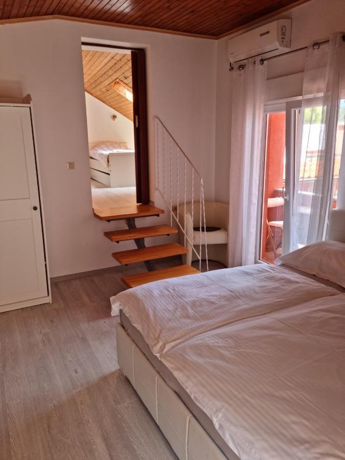 Apartments Zala Matusan Supetarska Draga Extérieur photo