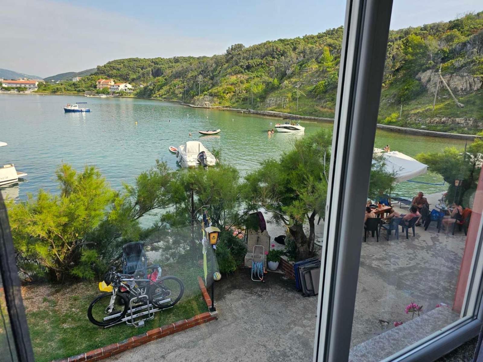 Apartments Zala Matusan Supetarska Draga Extérieur photo