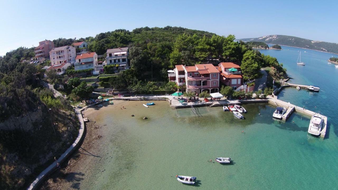 Apartments Zala Matusan Supetarska Draga Extérieur photo