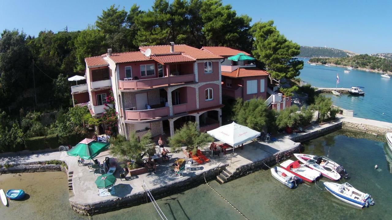 Apartments Zala Matusan Supetarska Draga Extérieur photo