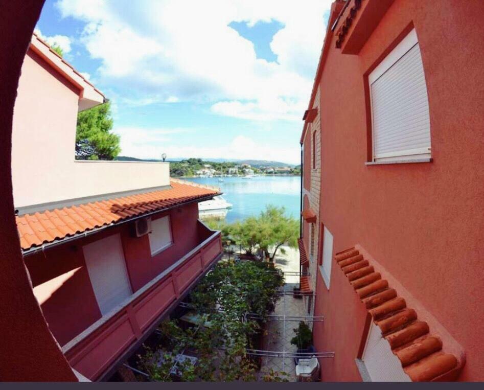 Apartments Zala Matusan Supetarska Draga Extérieur photo